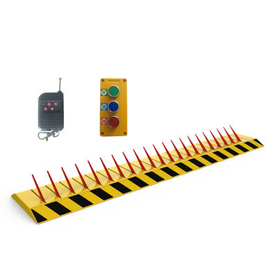 10 mm Spike 8m Lunghezza 2s Tempo di sollevamento Pneumatici Killer Road Spike Barrier per il controllo dell'accesso dei veicoli