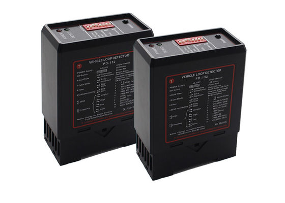 Detettore di circuito induttivo a canale singolo con tempo di reazione di 100 ms, relè di uscita di 240 V/5 A e gamma di frequenze da 20 kHz a 170 kHz per il controllo dell'accesso al veicolo